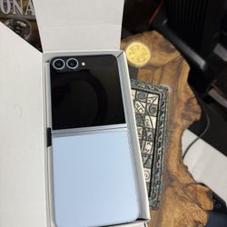 Samsung Galaxy Z Flip 6 256GB Tmobile Or Metro