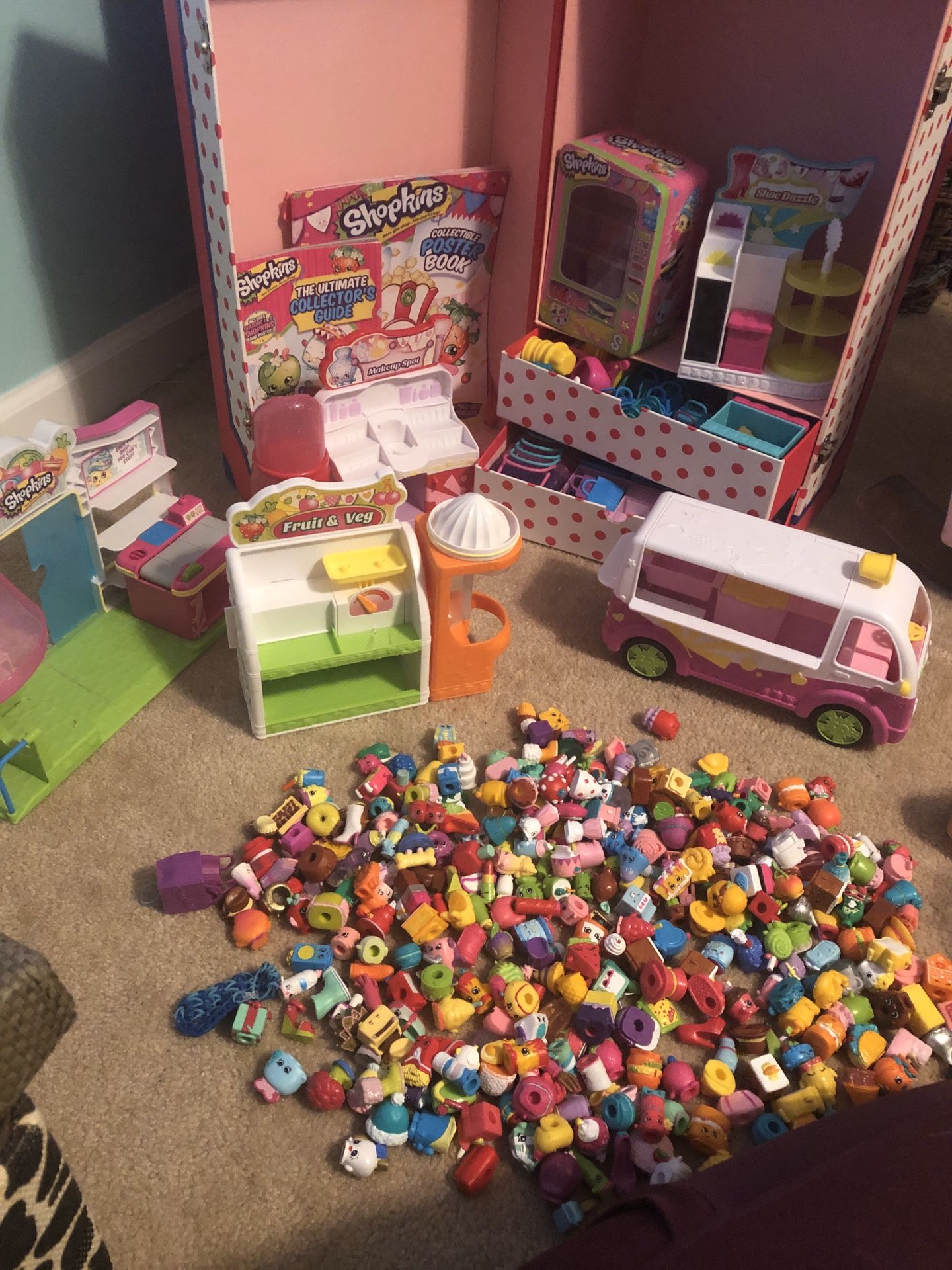 Large lot of shopkins.