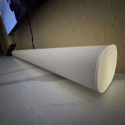 White Sonos Arc smart soundbar for tv, movies, music, gaming and more is in excellent condition