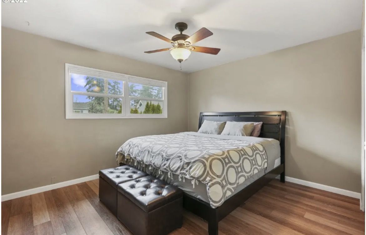 King-size Wood Bed-Frame Set (Black)