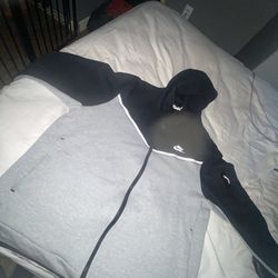 Nike tech zip up XL