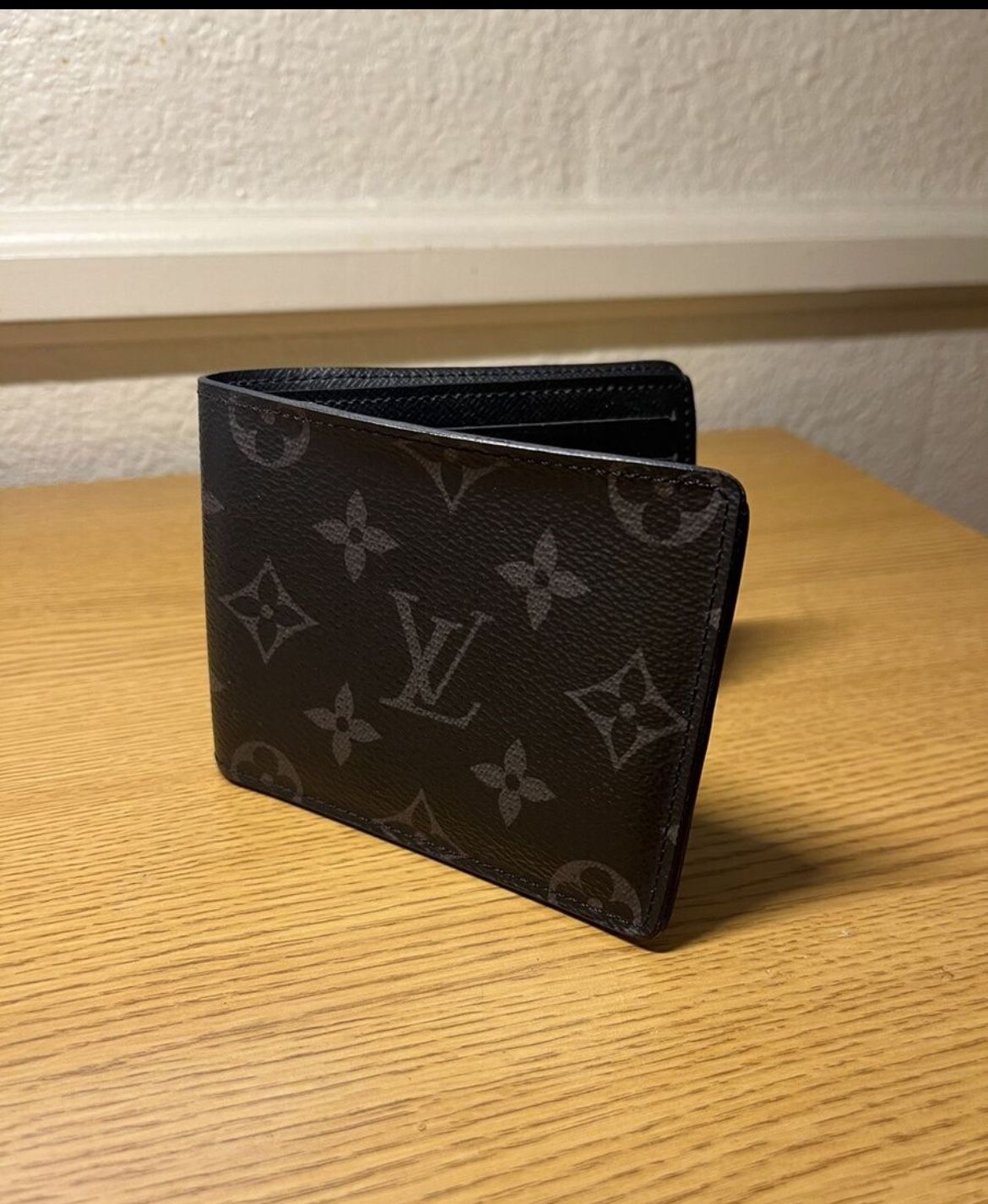 LV WALLET