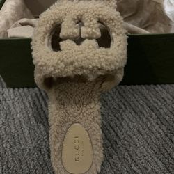 Gucci interlocking GG fur sandal