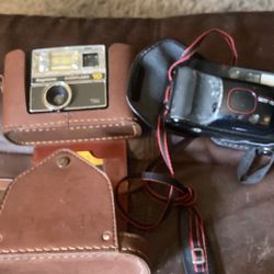 To vintage cameras with cases