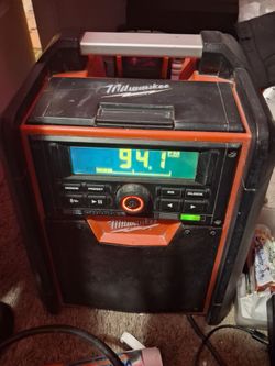 Milwaukee cordless radio