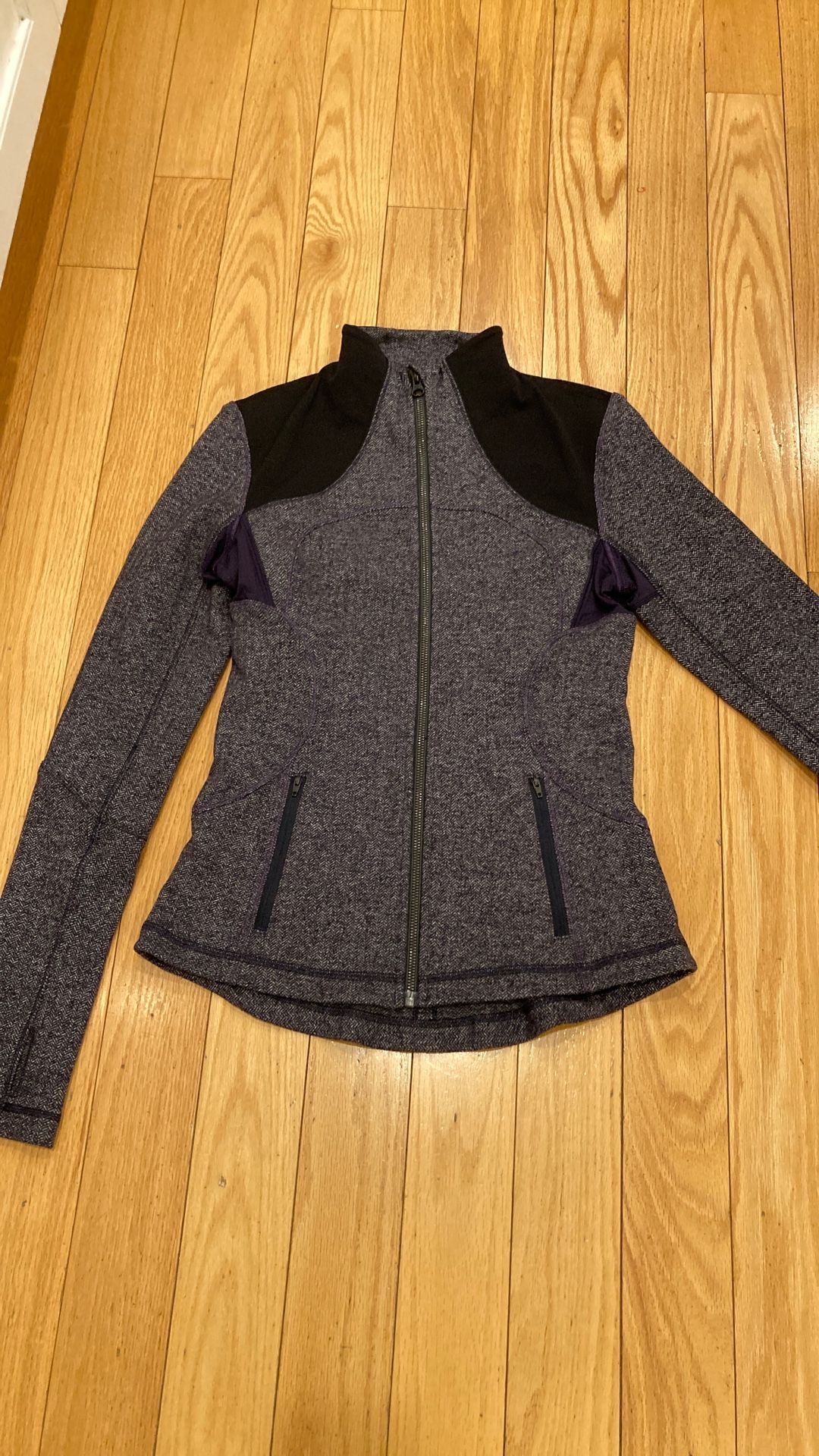 LULULEMON WOMENS s 6
