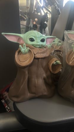 Baby Yoda popcorn bucket