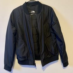 Brand New North Face Woman’s Jacket. Size M 
