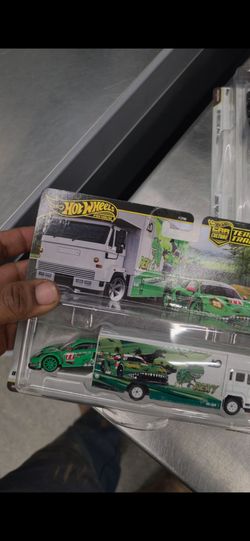 Hot Wheels Premium Car Culture Team Transport Rexy Set