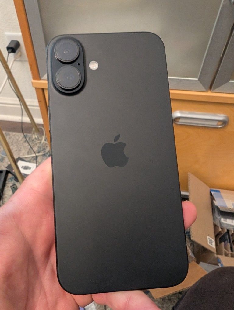 Flawless Tmobile/metro pcs Apple IPhone 16 Plus 128gb
