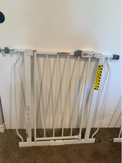 Safety baby gate with extension
