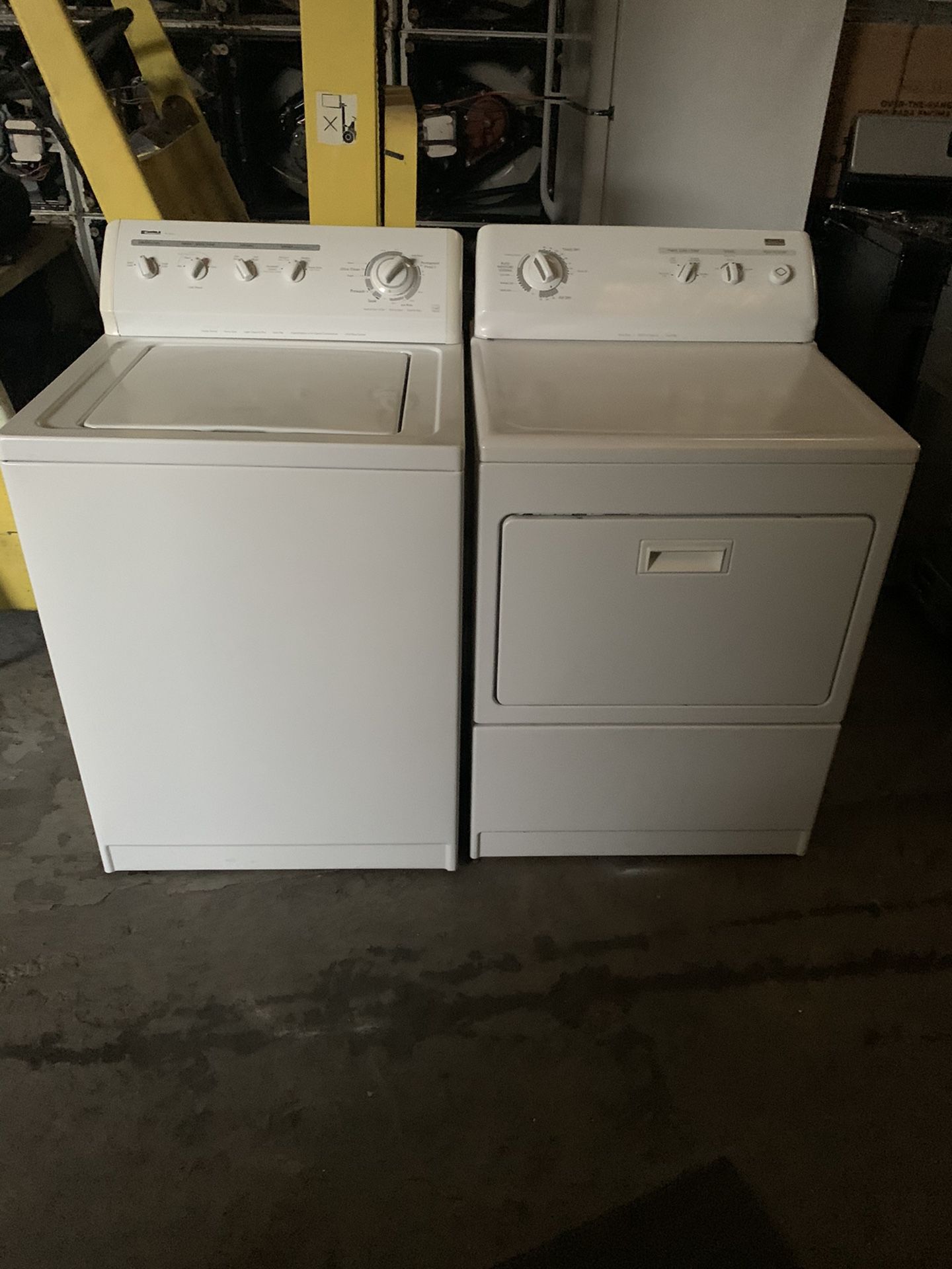 Set washer and dryer brand kenmor gas dryer everything is good working condition 90 days warranty delivery and installation