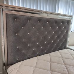 Queen Bed Frame, Good As New!!! 