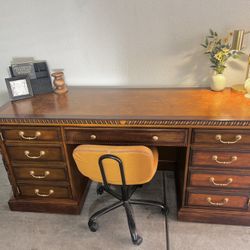 Vintage Hooker Seven Seas Desk 