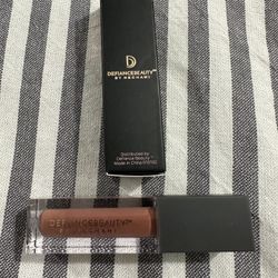 DEFIANCE BEAUTY Liquid Lipstick in Iconic for Sale in Phoenix, AZ ...