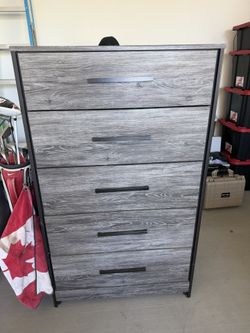 Dresser And 2 Night Stands