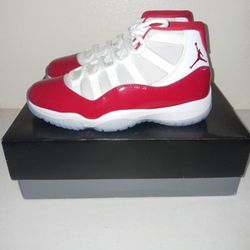 Jordan 11 Varsity Red 2022 (Cherry) New 