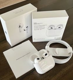 Apple AirPods pro 3  with MagSafe Charging Case