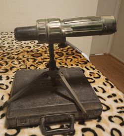 BUSHNELL TROPHY CAMOUFLAGE SPOTTING SCOPE WITH TRIPOD