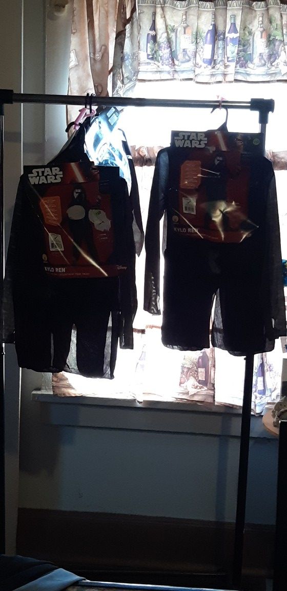 New! Children's Dress Up Costumes (Star Wars-Kylo Ren) Sold Year-round! Central Near Montana/Copia 