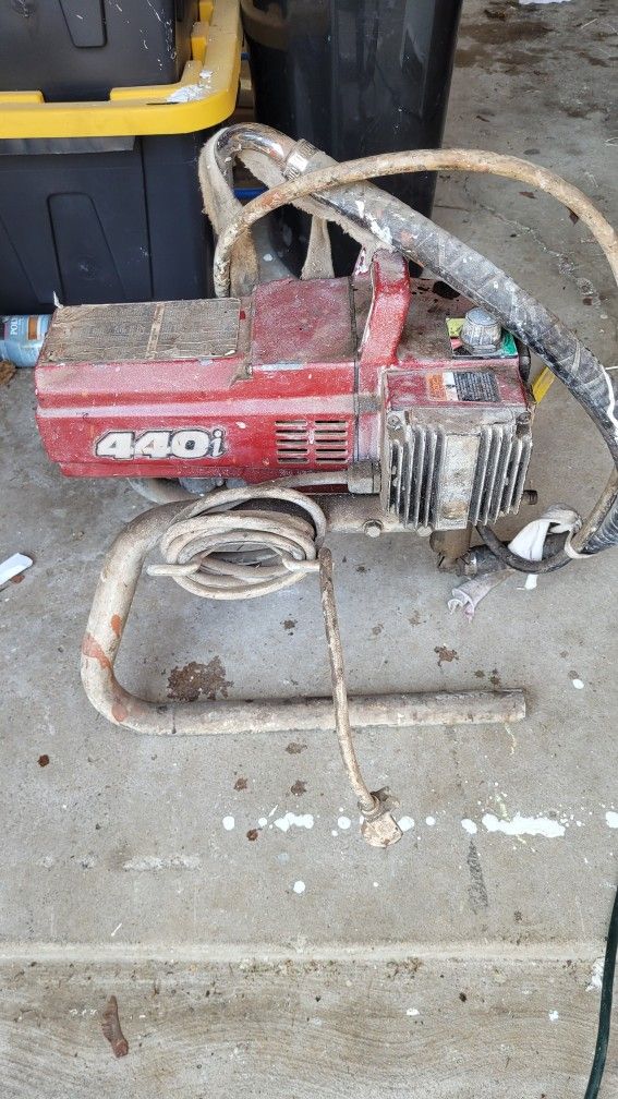 Titan 440i Paint Sprayer