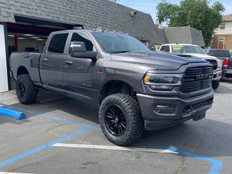 2024 RAM 2500 Laramie 6.7 CUMMINS NIGHT EDITION 4X4