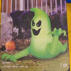 Gemmy Halloween spooky village 4 foot neon green ghost crawler inflatable NIB