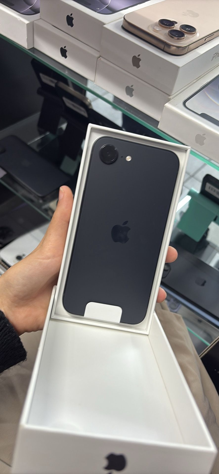 Black iPhone 16e Unlocked