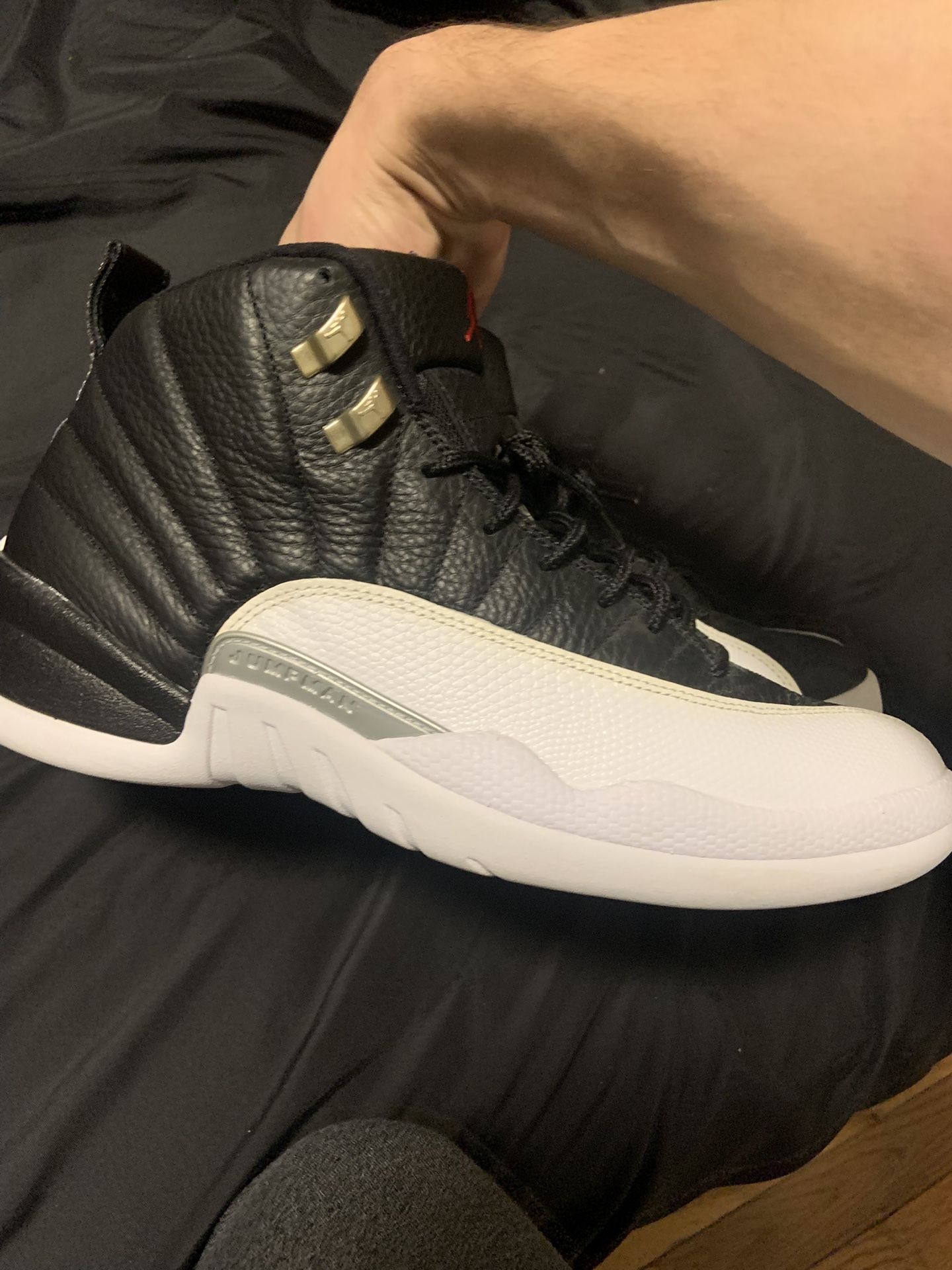 playoffs size 11 (dm to negotiate price) barely worn