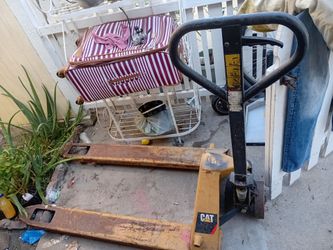 PALLET JACK BY CAT