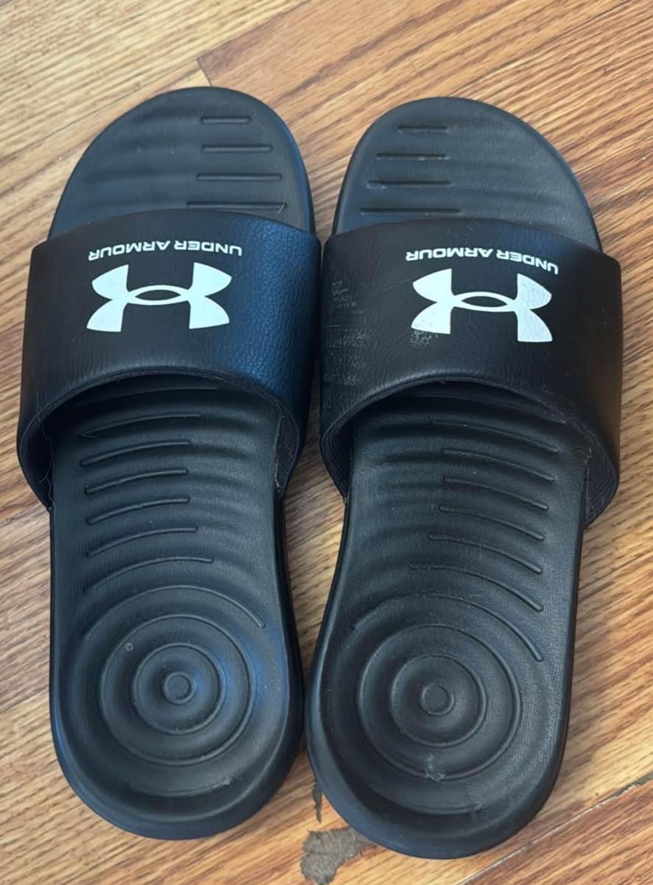 Women’s size 8 Under Armour Slides