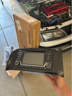 2016-2018 nissan sentra oem radio with trim