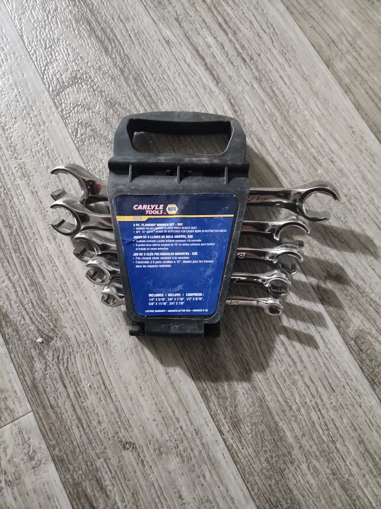 Fuel wrench Set.