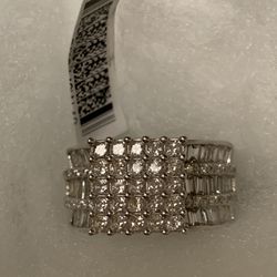Diamond Simulant Ring NEW Ladies Size 10 - Silver
