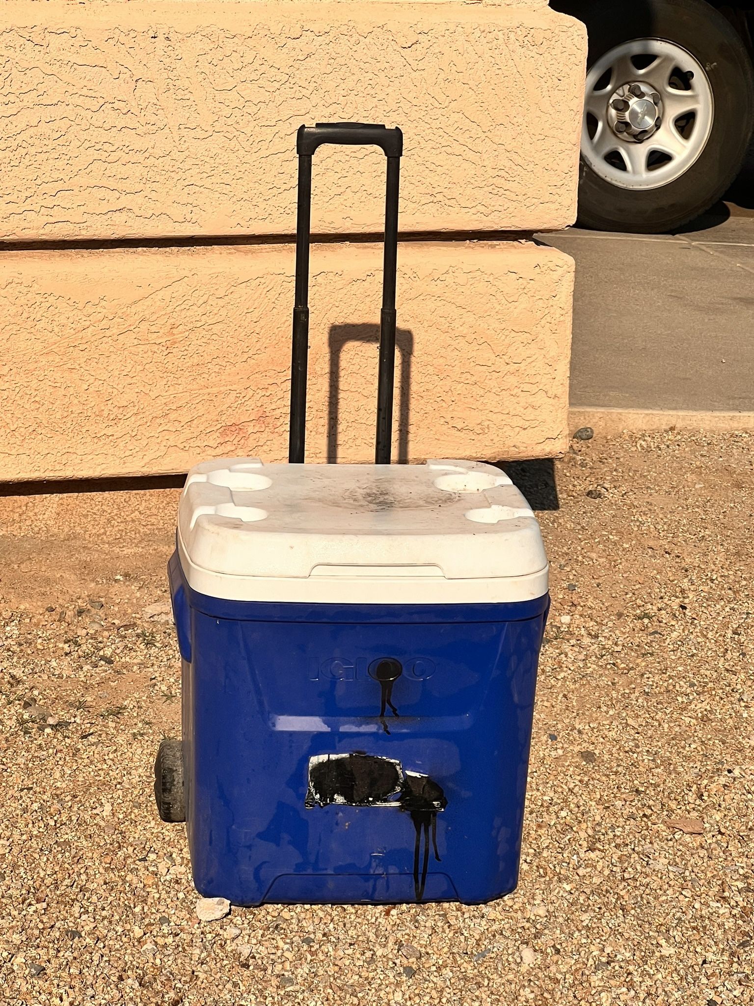 Igloo 60-Quart Ice Cube Roller Cooler
