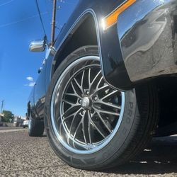 20x8.5 & 20x10.5 US Staggered Rims And Tires 275/40/20 Aplus HT