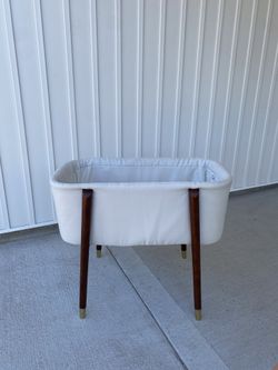 Chic Bassinet