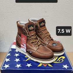 Thorogood Work Boots Sz 7.5 ee SOFT MOC TOE