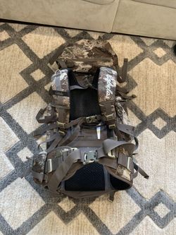 Cabela's Multi-Day Hunting Pack for Sale in Kirkland, WA - OfferUp