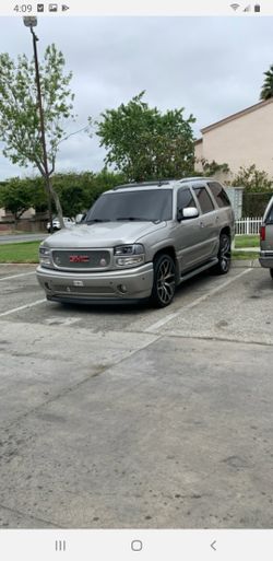 2004 GMC Yukon Denali