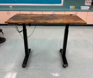 Standing desk