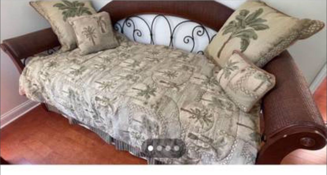 Wicker/Rattan Daybed 