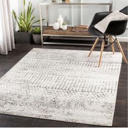 7’10” x 10’ Area Rug 