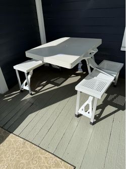 Kids folding table