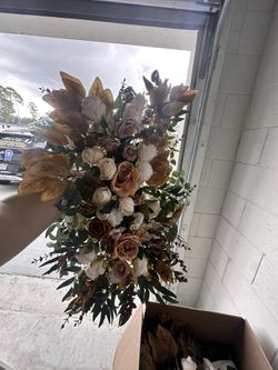 Floral Arrangements, Wedding decor & More