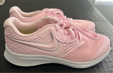 New Never worn Nike Star Runner 2.0 Shoes Size 6Y…I wear a 7.5 women and they fit me