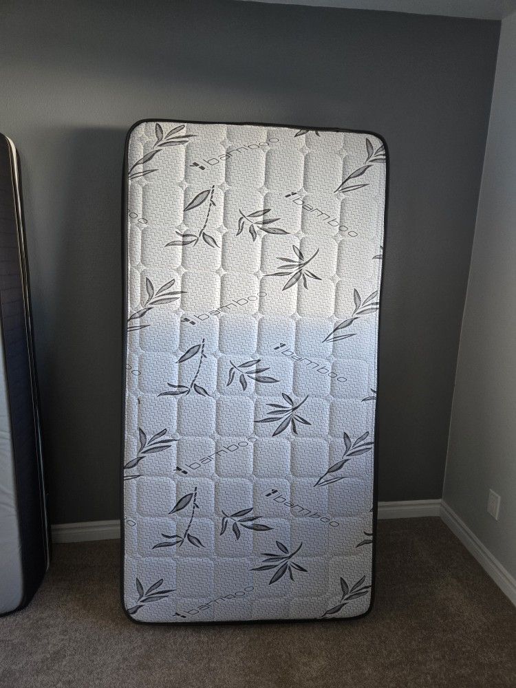 Colchones Nuevos Y 2 Cajoneras