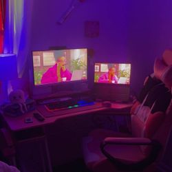 Pink Gaming desk W Chair