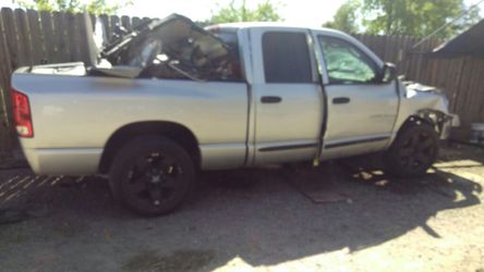 2004 Dodge Ram 1500 no motor or transmission no rims or seats