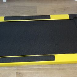 Zenova Walking Pad / Under-Desk Treadmill With Remote 